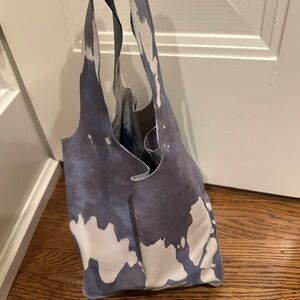 ANN MASHBURN Blue and White Tote Bag